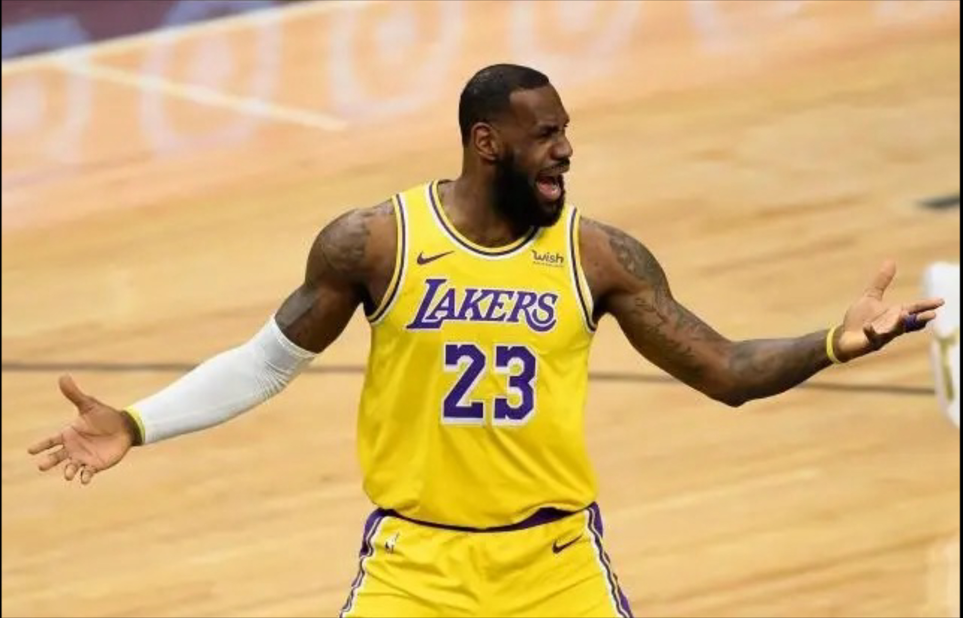 詹姆斯迎来二十赛季高光表现，DWG球迷沸腾！的简单介绍