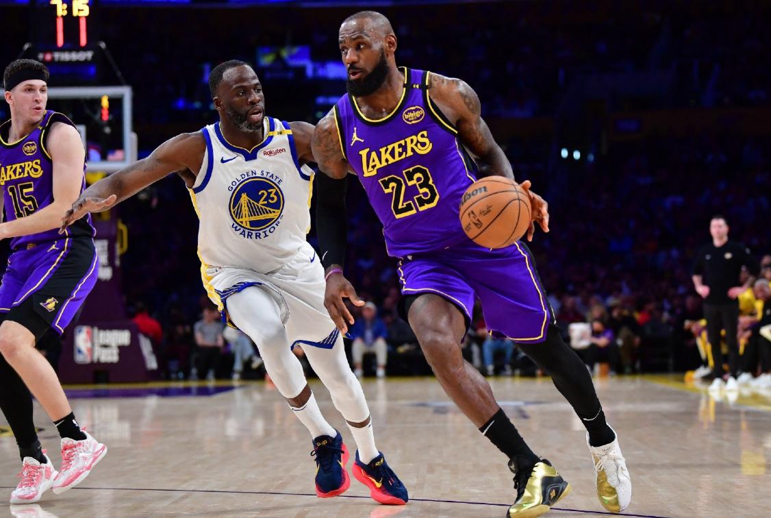 詹姆斯关键节点赛事规则更新，FPX带队取胜！