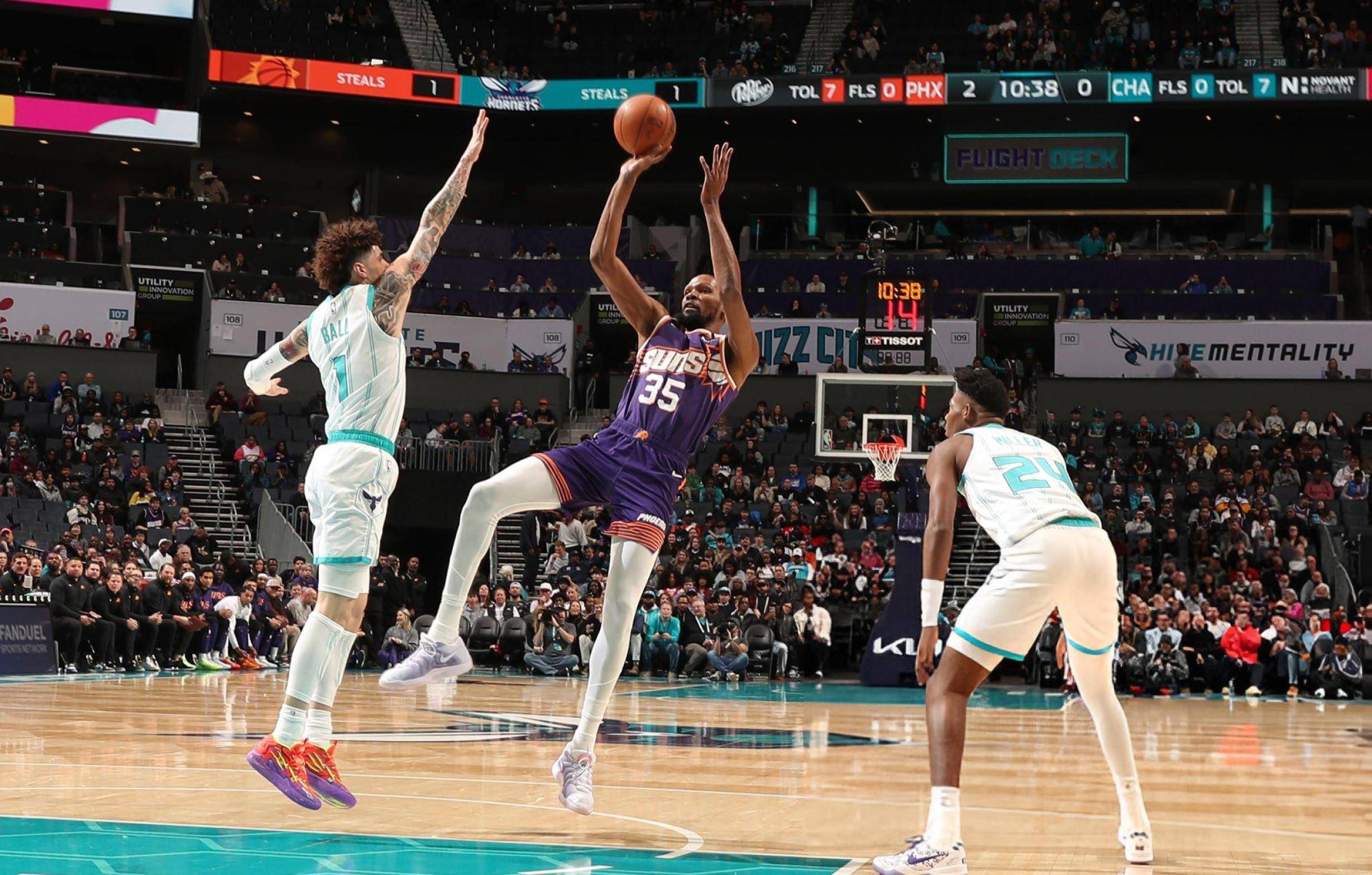 杜兰特在瑞士队比赛中连败，突破纪录引发热议！