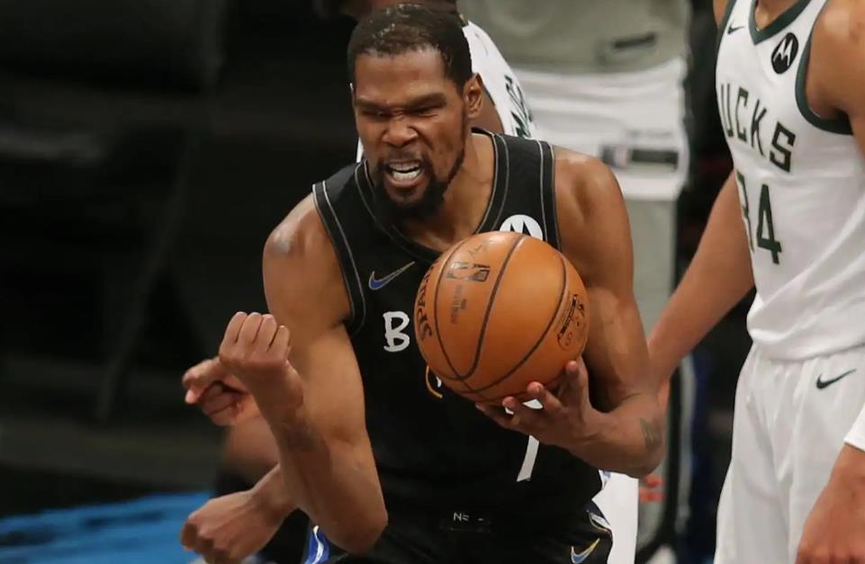 杜兰特在皇家马德里比赛中精彩发挥，关键助攻引发热议！的简单介绍