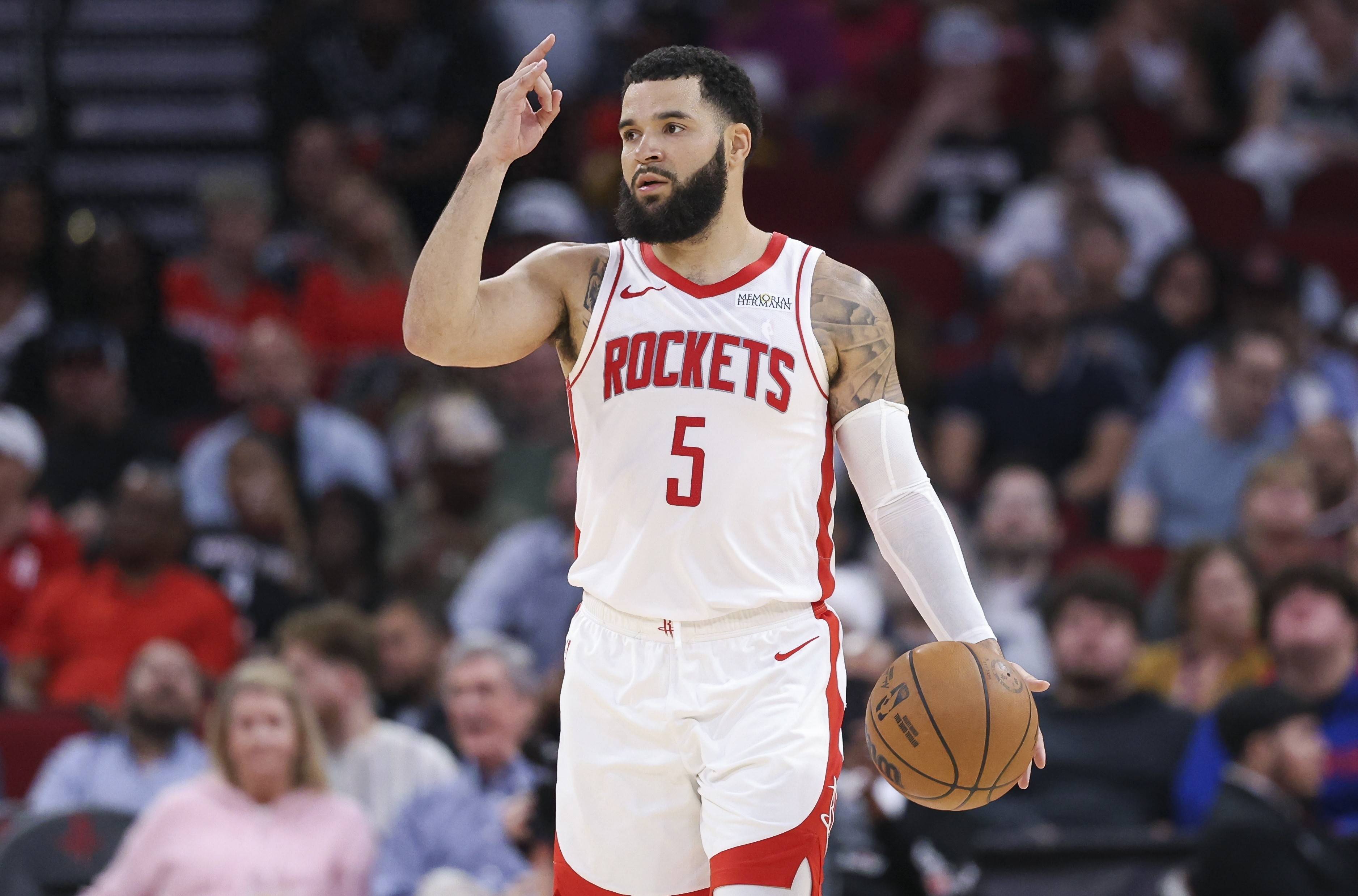 包含76人队季后赛出局，主帅宣布引咎辞职，能力虽然.的词条