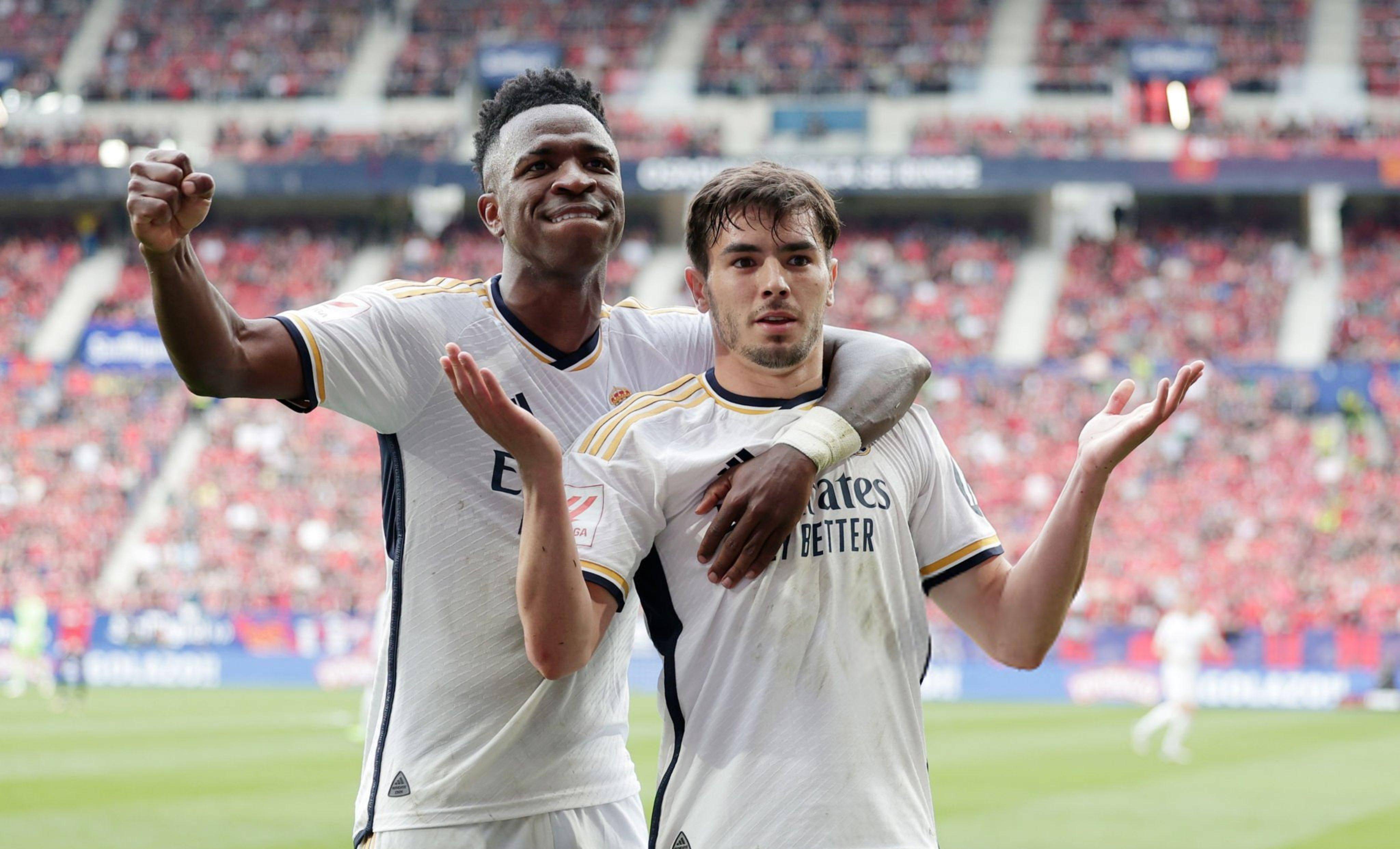 皇马主场大捷，球员赛后激动庆祝胜利，工作.的简单介绍