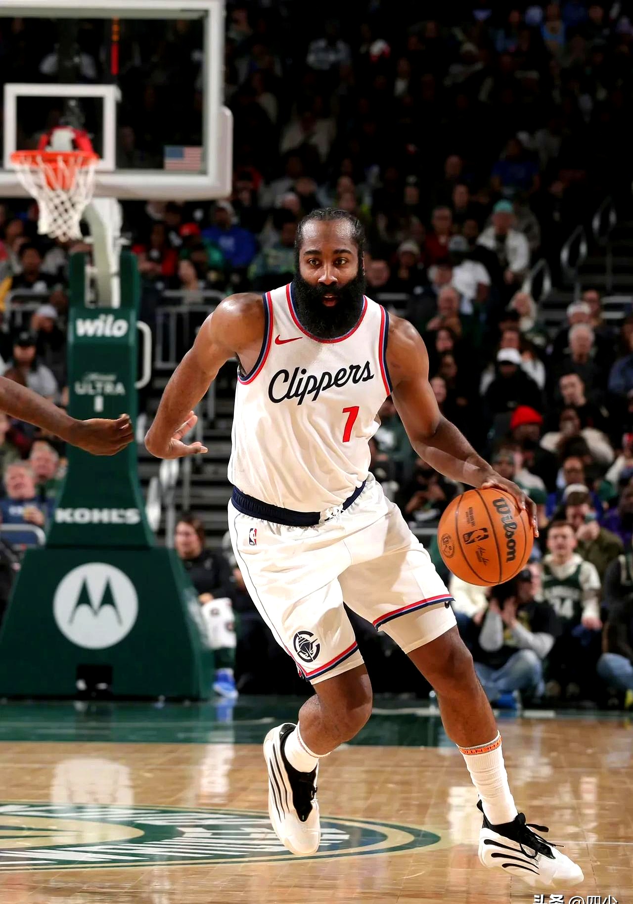 快船队季后赛出局，主帅宣布引咎辞职，精华有关一切.