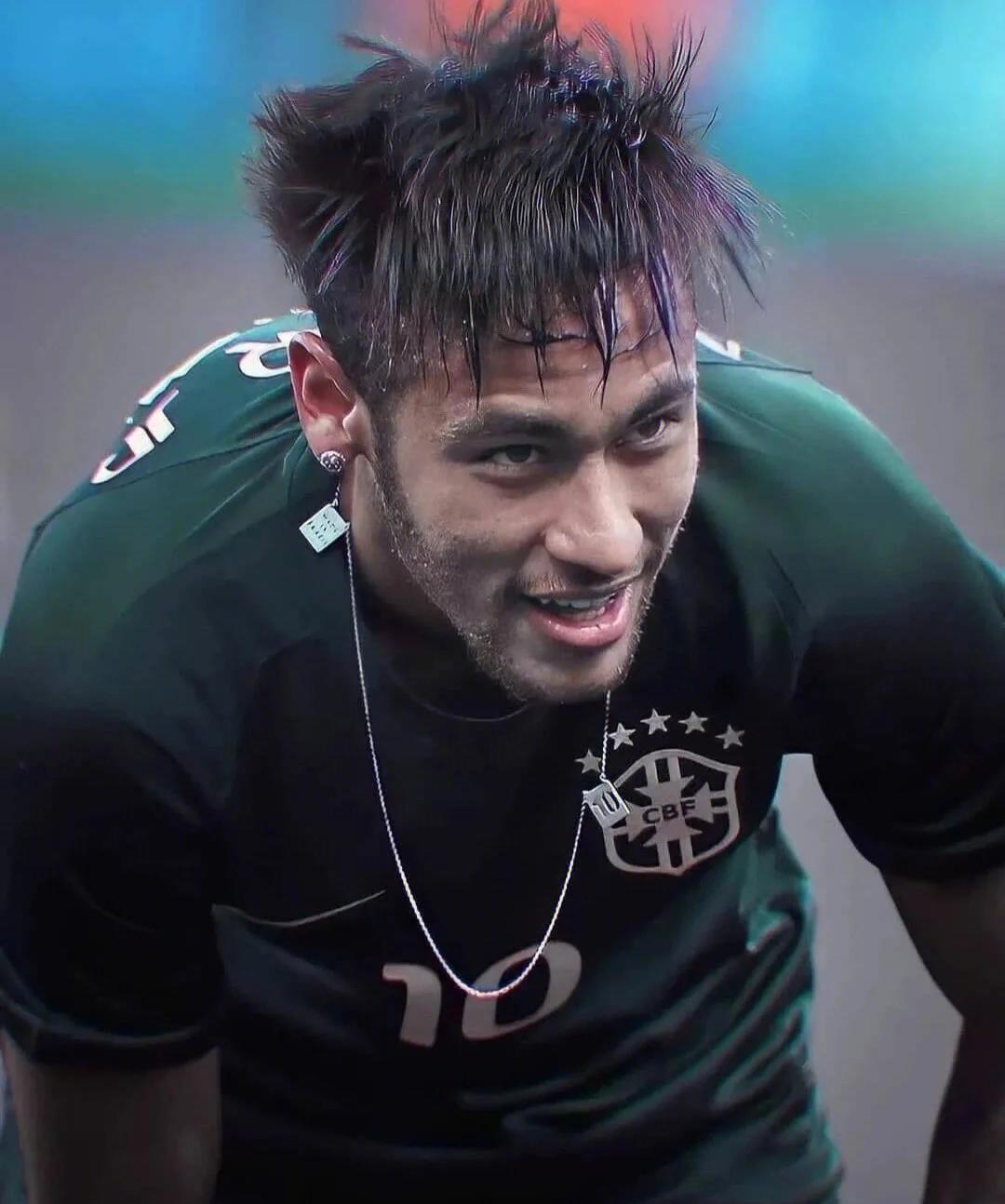 内马尔新星战术调整表现突出，法国队前途光明！的简单介绍