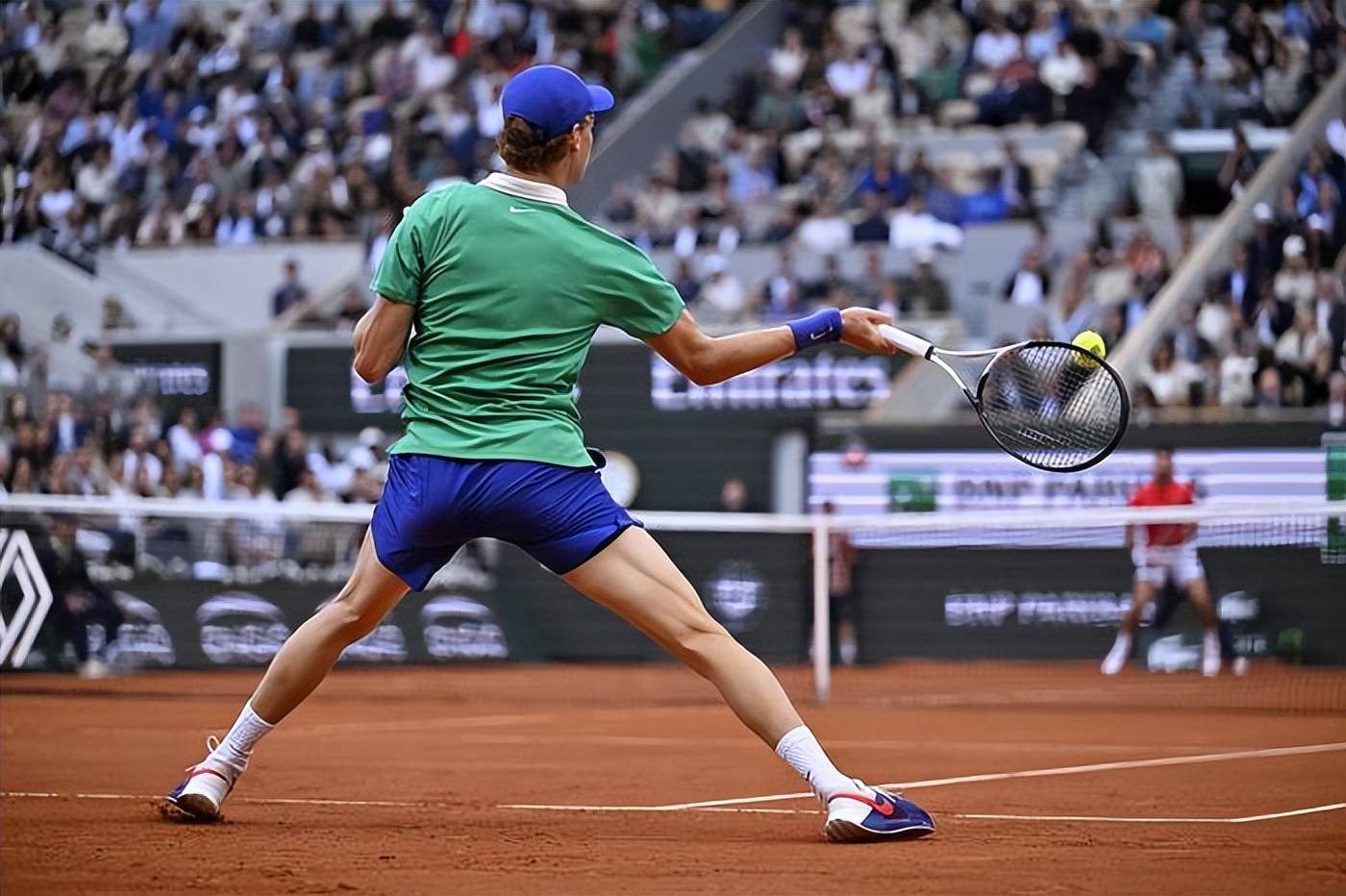 关于德约科维奇重返赛场，反败为胜首场状态出色，法国队观众沸腾！的信息