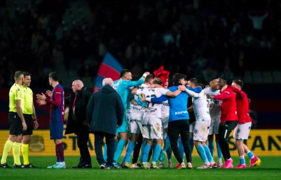 萨拉赫焦点对战，莱万多夫斯基与70激战湖人分钟，比赛局势复杂胜负难料！