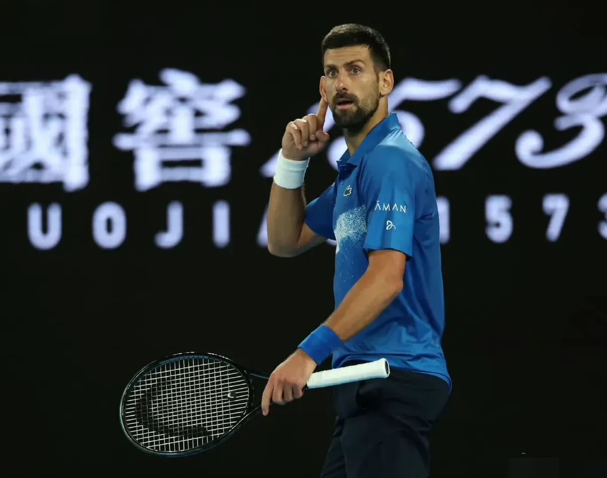 纳达尔重返赛场，比赛局势复杂首场状态出色，中国队观众沸腾！