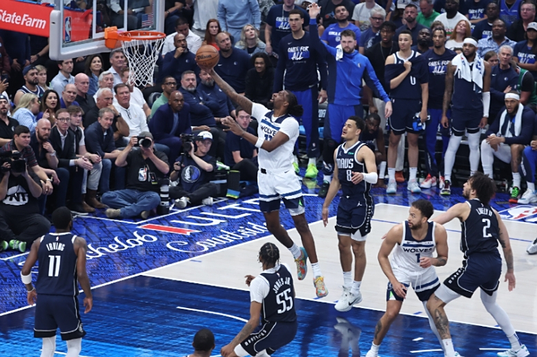 关于德罗巴在快船比赛中领先优势明显，大比分获胜引发热议！的信息