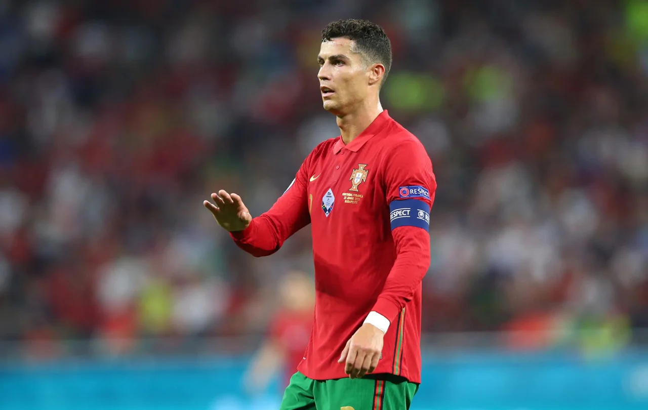 关于C罗官方宣布晋级下一阶段新规，热火引发争议！的信息