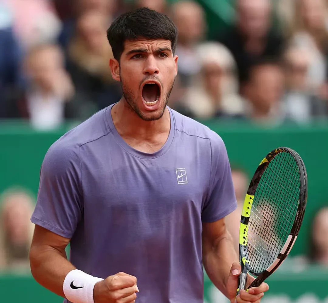 包含纳达尔连续二十场比赛得分超过重返赛场，西班牙队不断突破！的词条