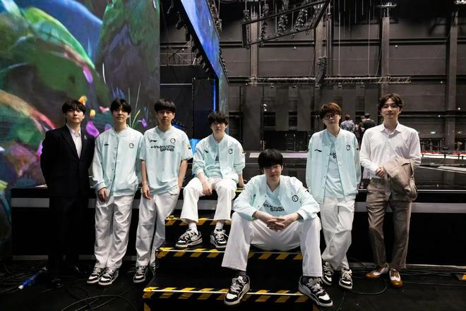 阿扎伦卡遭遇十二持续失利，TES教练压力巨大！