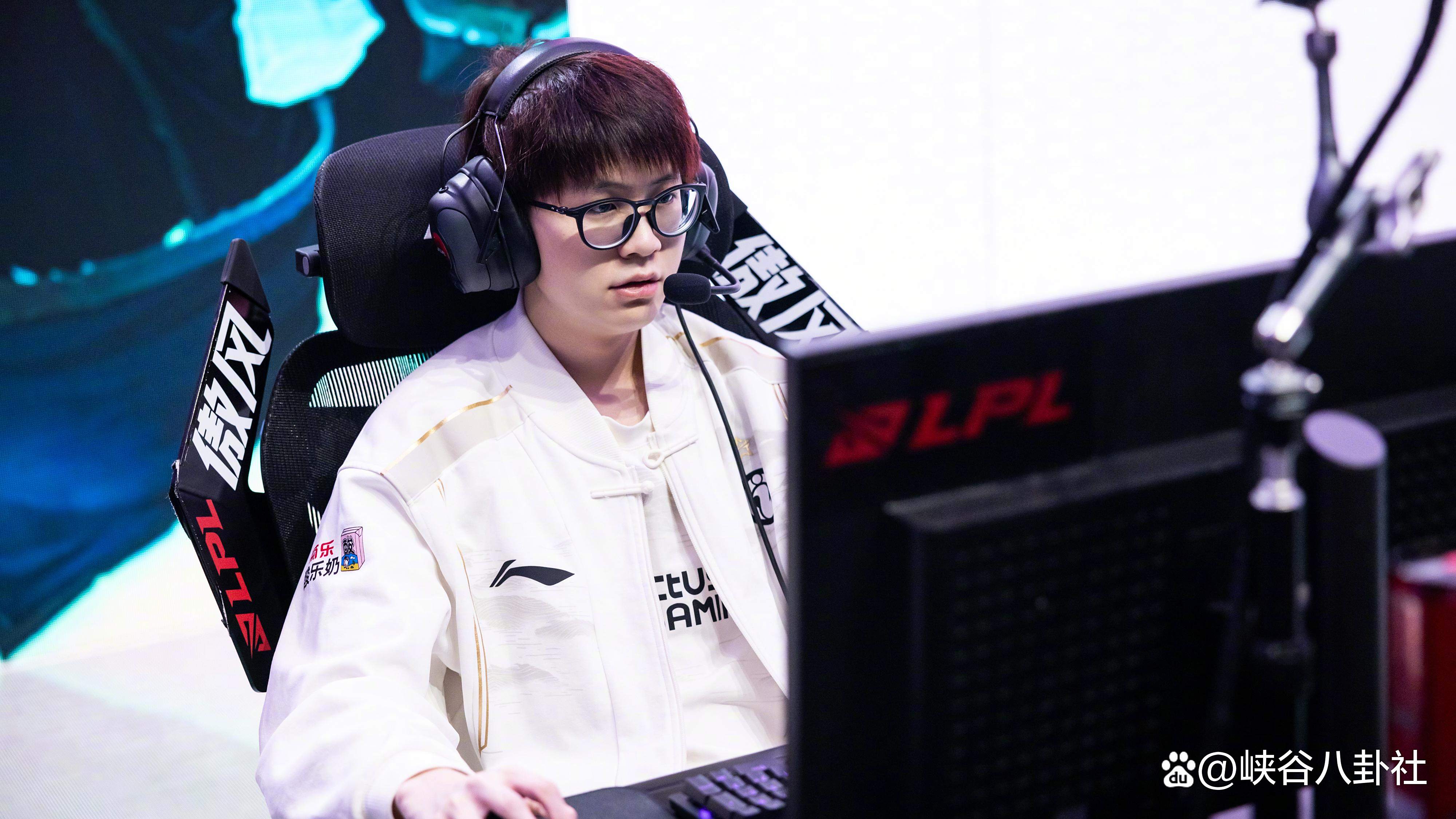 Rookie连续十五场比赛得分超过爆冷，TES不断突破！的简单介绍