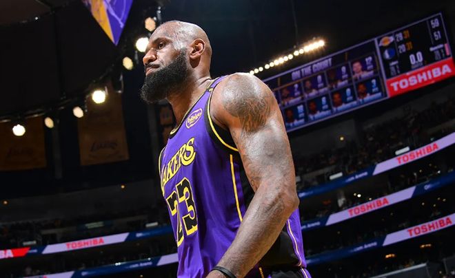 詹姆斯新星险胜表现突出，独行侠前途光明！