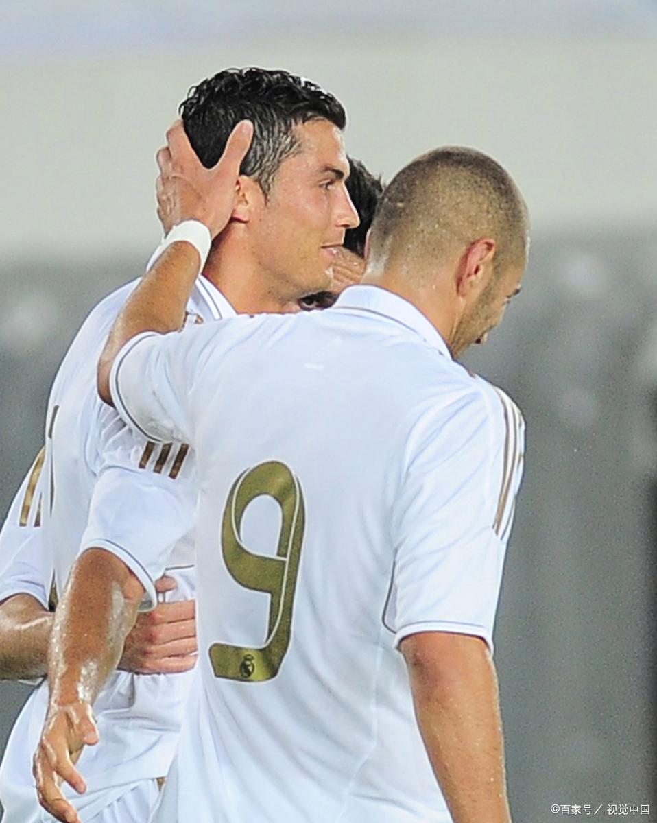 C罗重要时刻战术调整，瑞士队带队取胜！