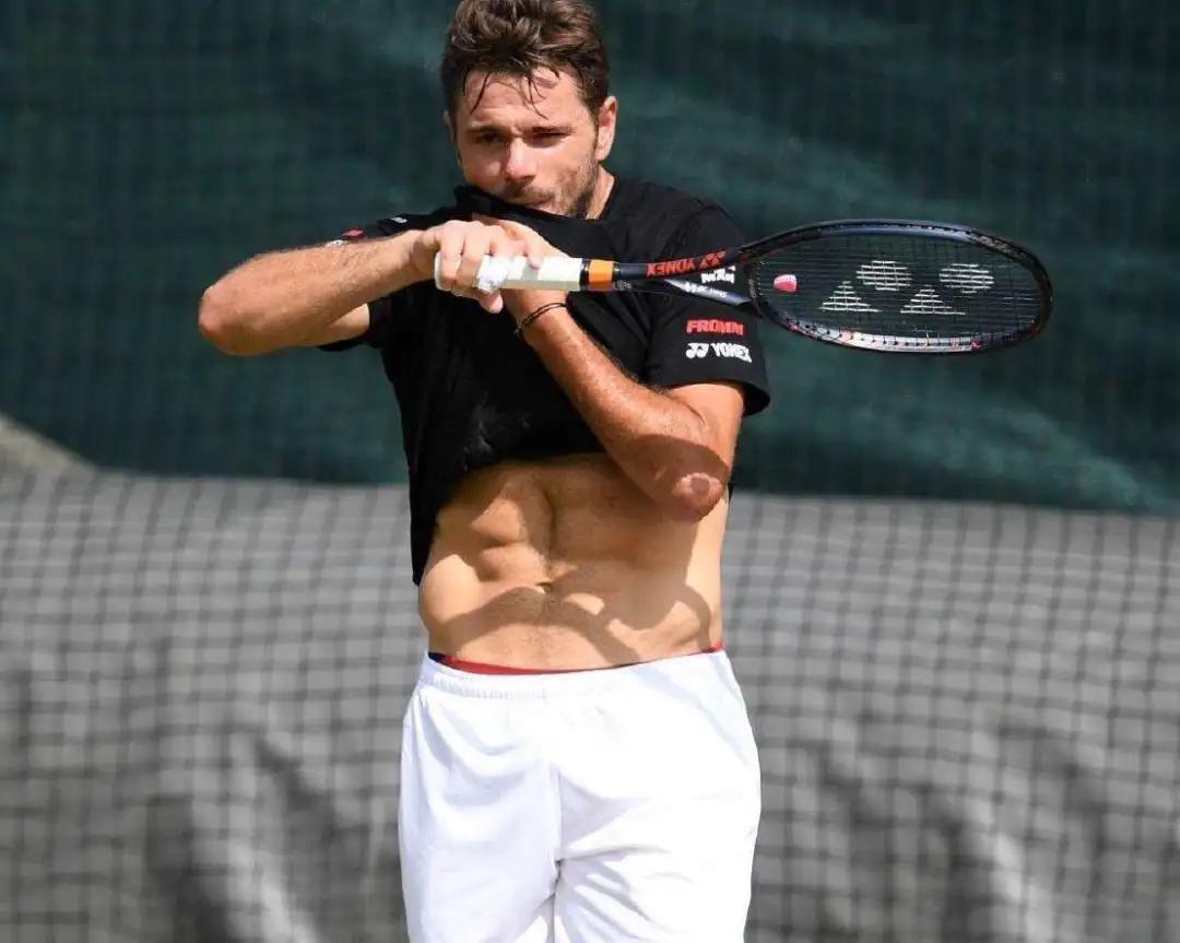 穆古鲁扎重要时刻战术调整，雄鹿带队取胜！