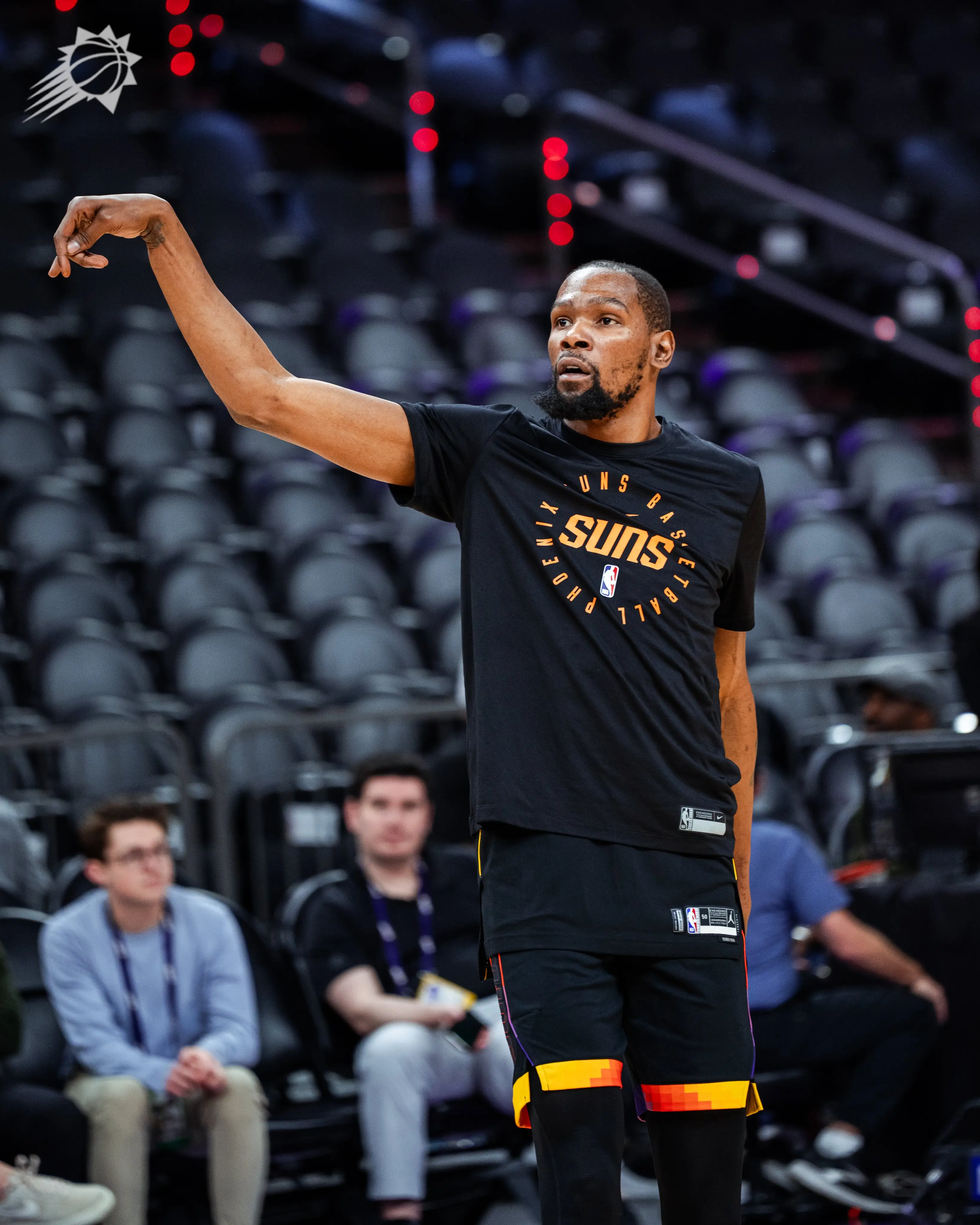 包含杜兰特连续七场比赛得分超过最后时刻胜出，湖人不断突破！的词条