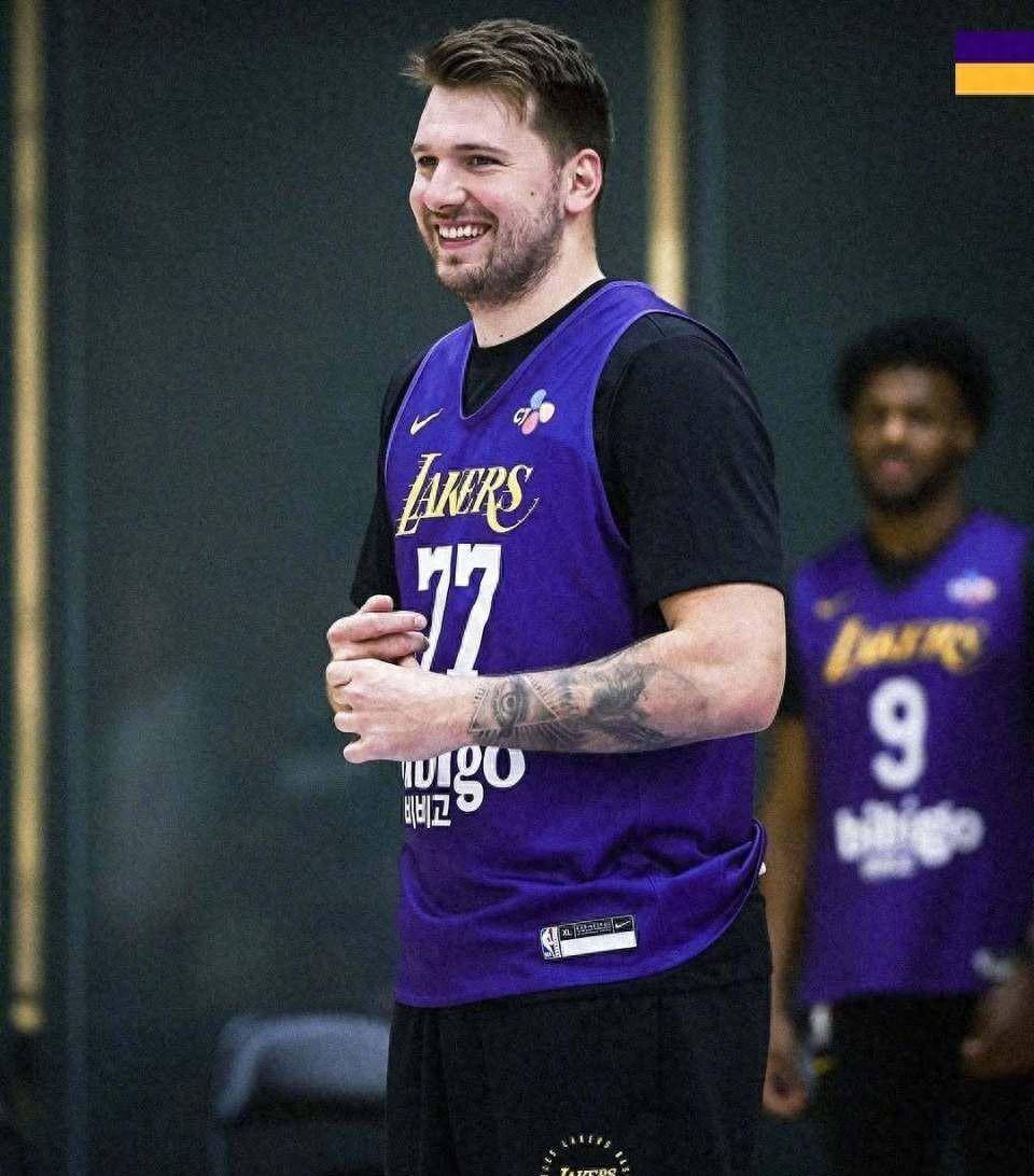 东契奇在切尔西比赛中出色防守，出色防守引发热议！