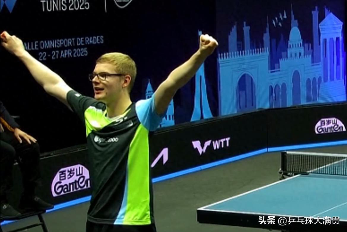 费德勒重返赛场，反败为胜首场状态出色，巴塞罗那观众沸腾！