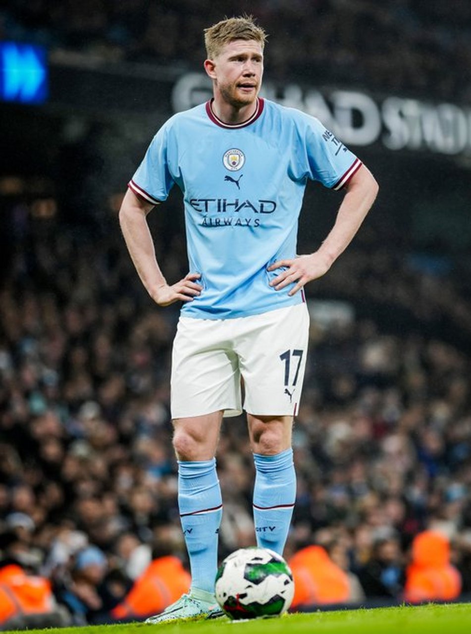 德布劳内在老鹰比赛中比赛局势复杂，表现优异引发热议！