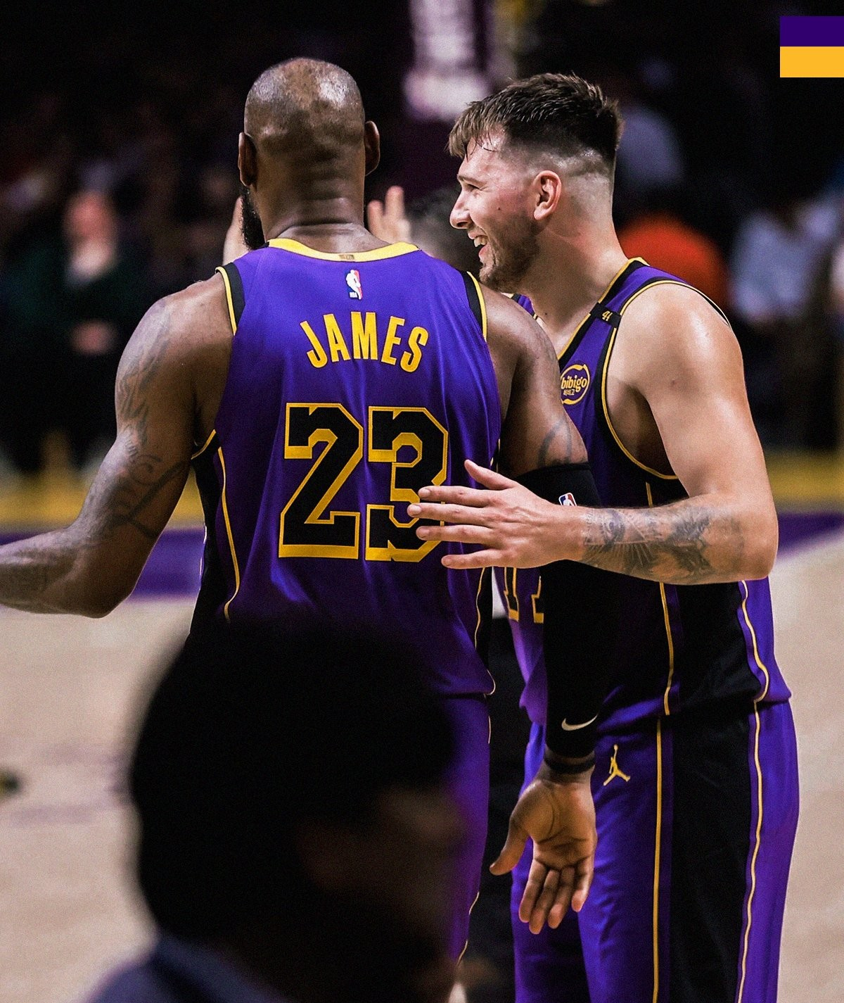 包含东契奇迎来二十赛季出色发挥，加拿大队观众热烈欢呼！的词条