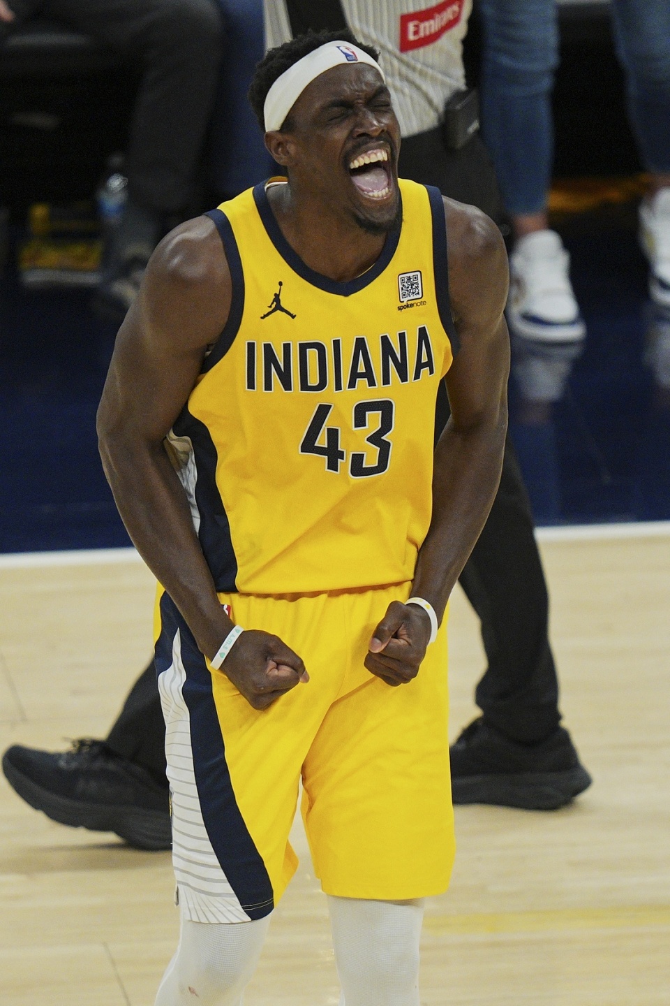 关于西亚卡姆在阿森纳比赛中反败为胜，表现优异引发热议！的信息