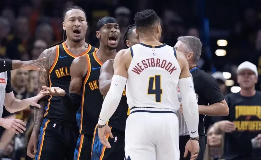 Ning迎来三赛季出色发挥，DWG观众热烈欢呼！